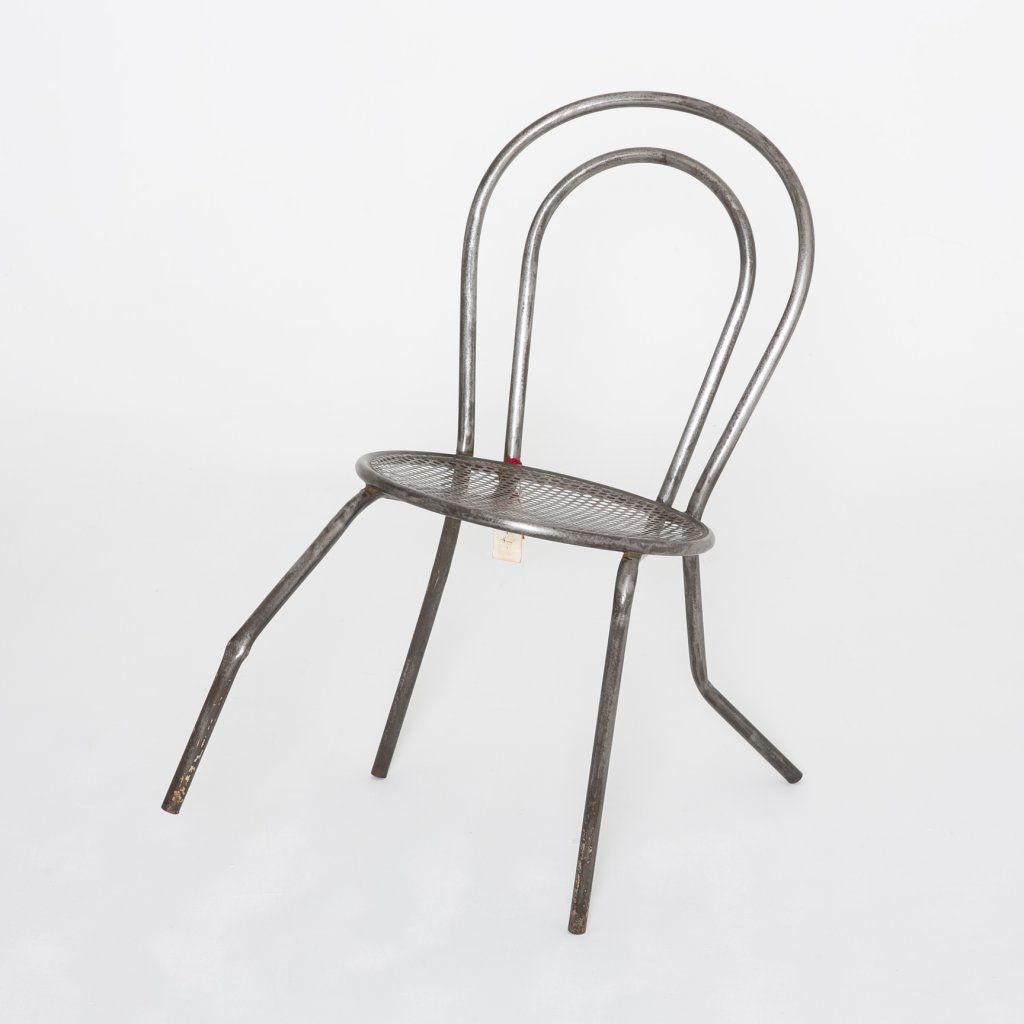 Chaise rebelle