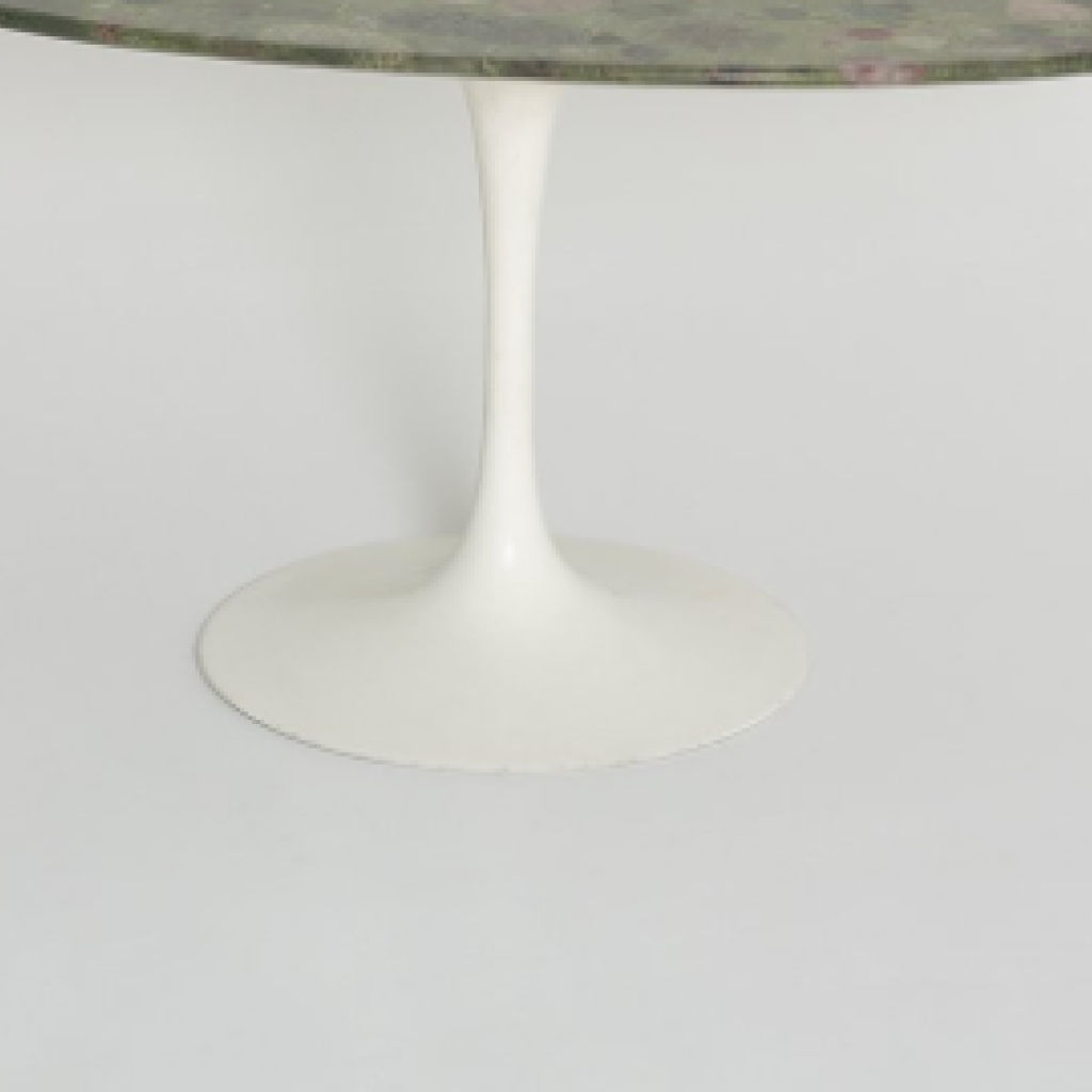 Pied Saarinen grand