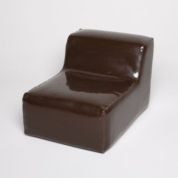 7492
