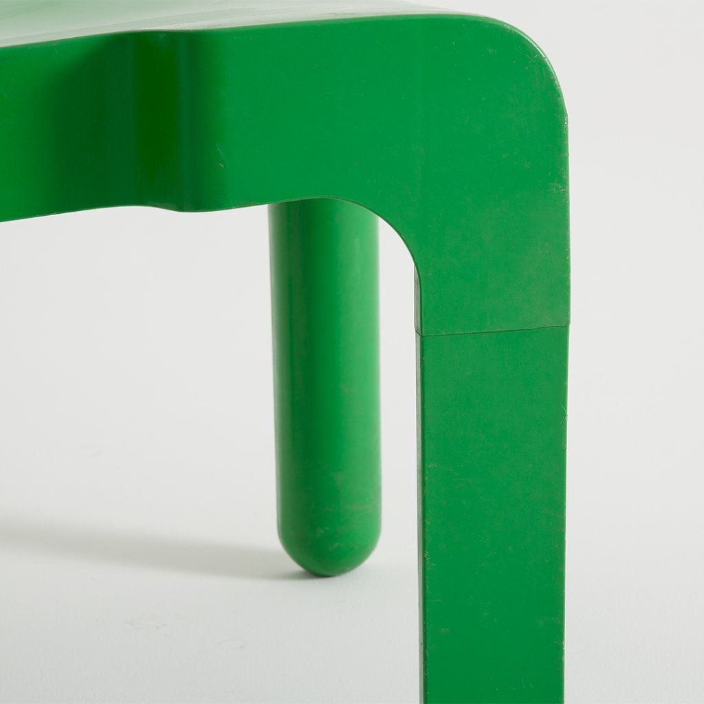 universale chair