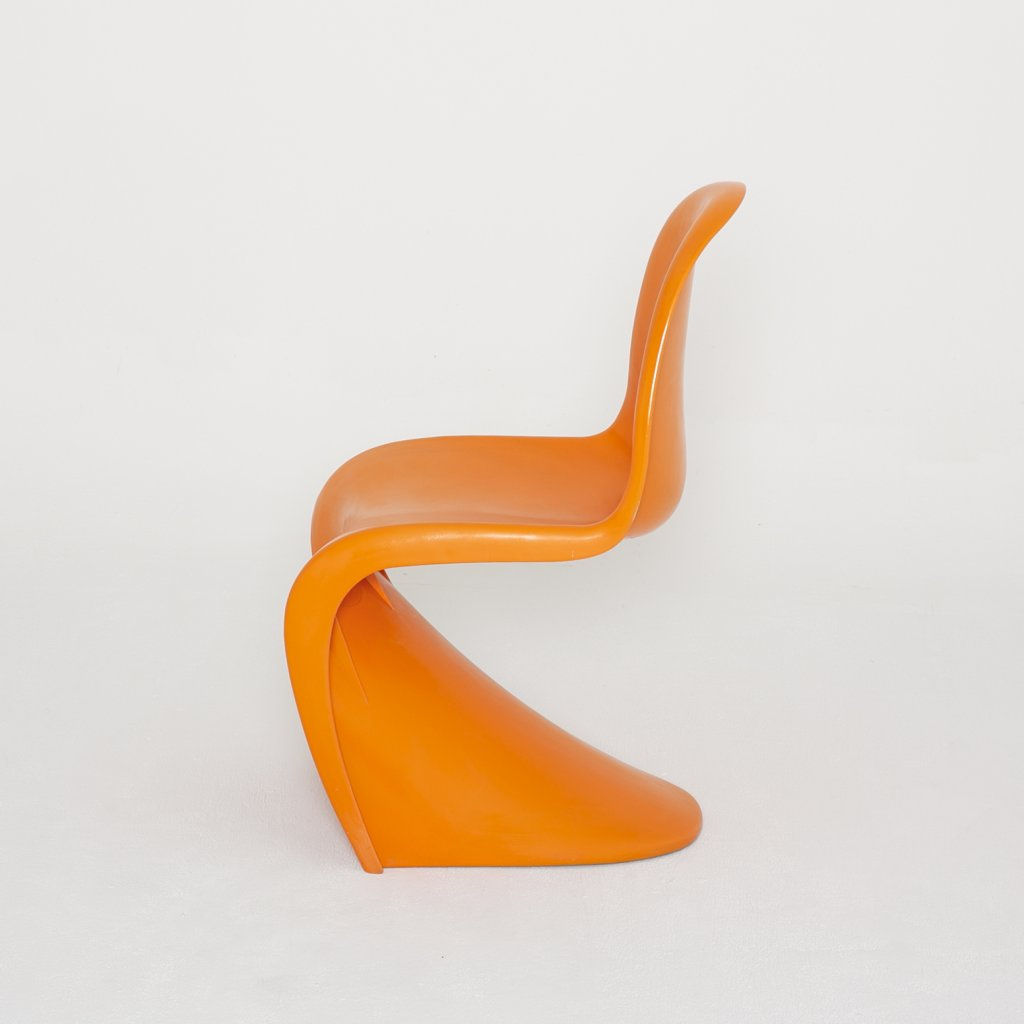 S chair