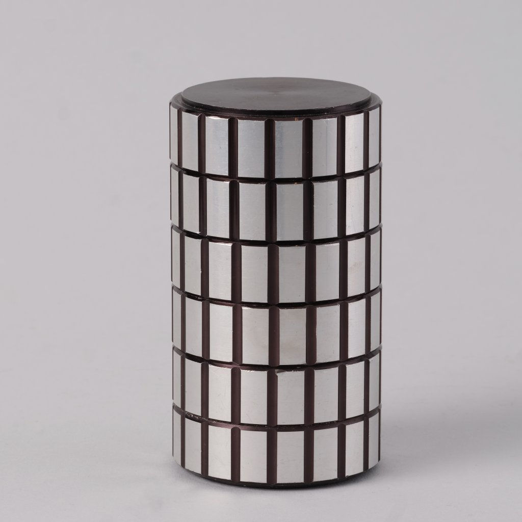 briquet et cendrier de table