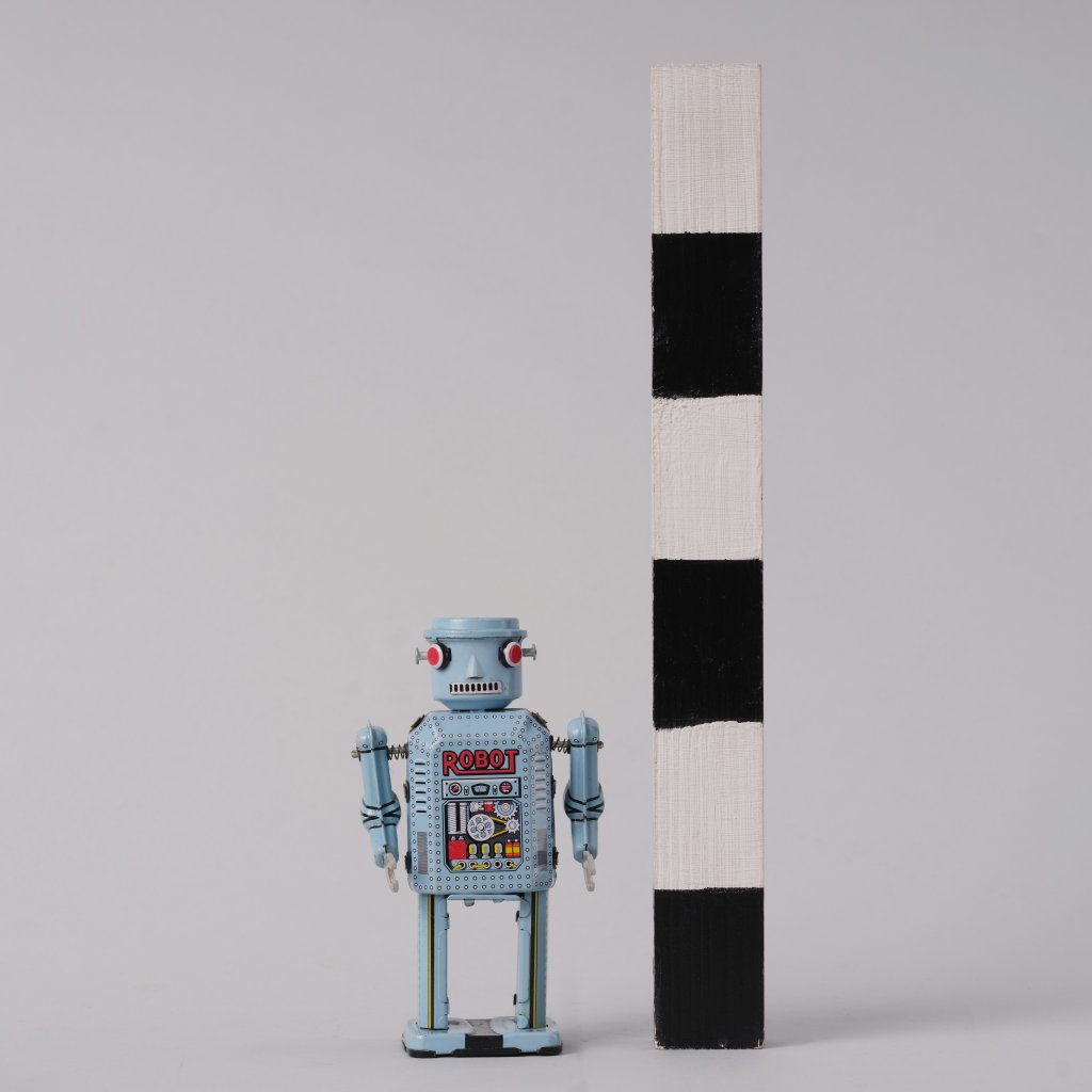 6310