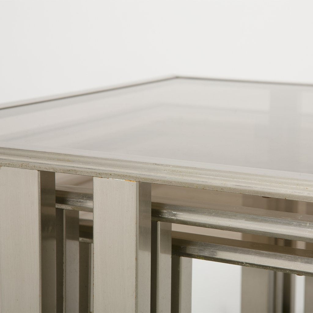 Table gigogne