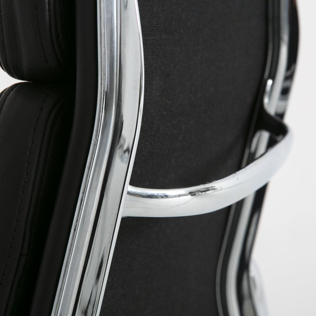 Soft Pad Chairs EA 219