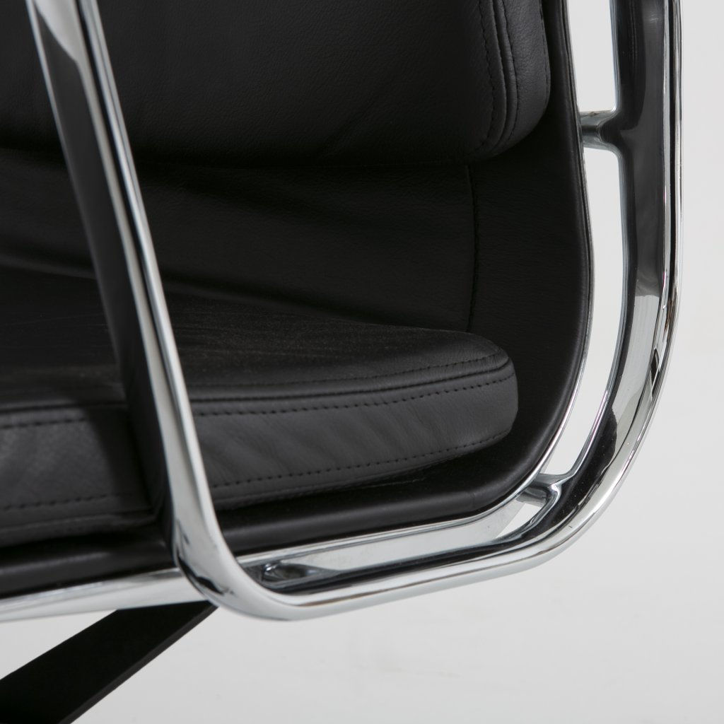 Soft Pad Chairs EA 219
