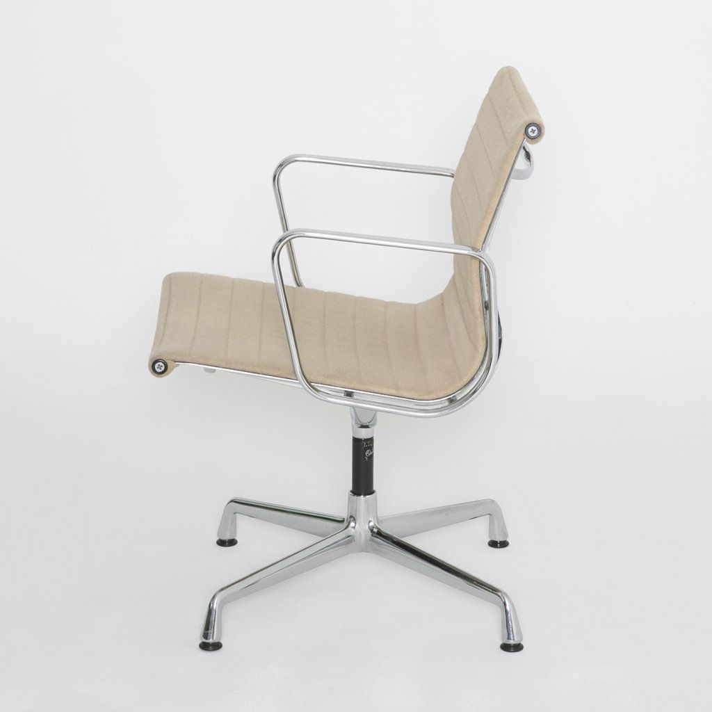 ALUMINIUM CHAIR EA 104