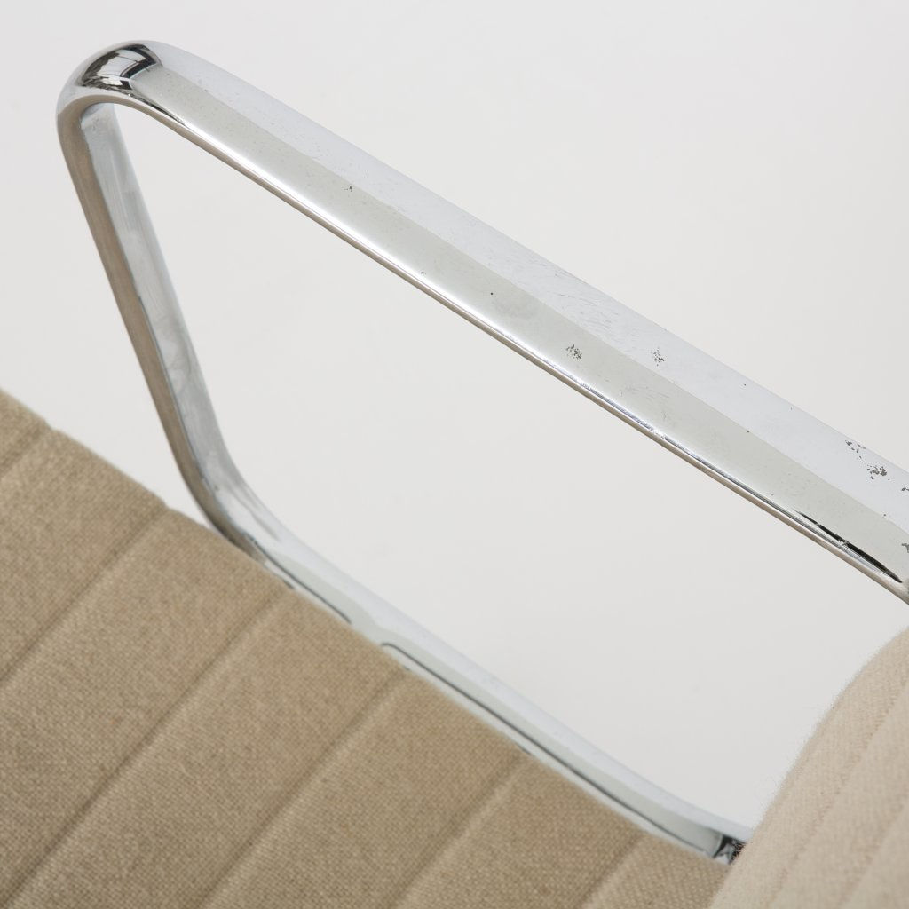 ALUMINIUM CHAIR EA 104