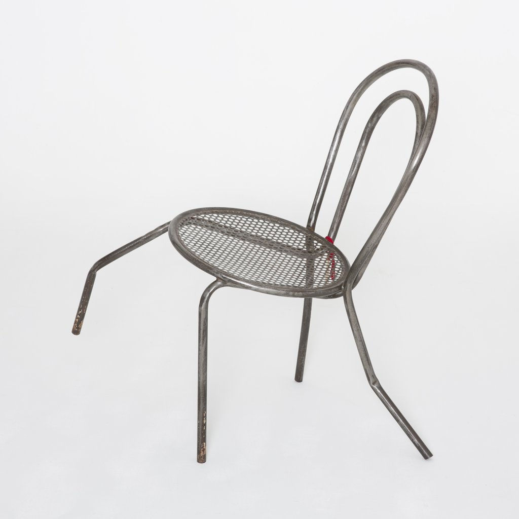 Chaise rebelle