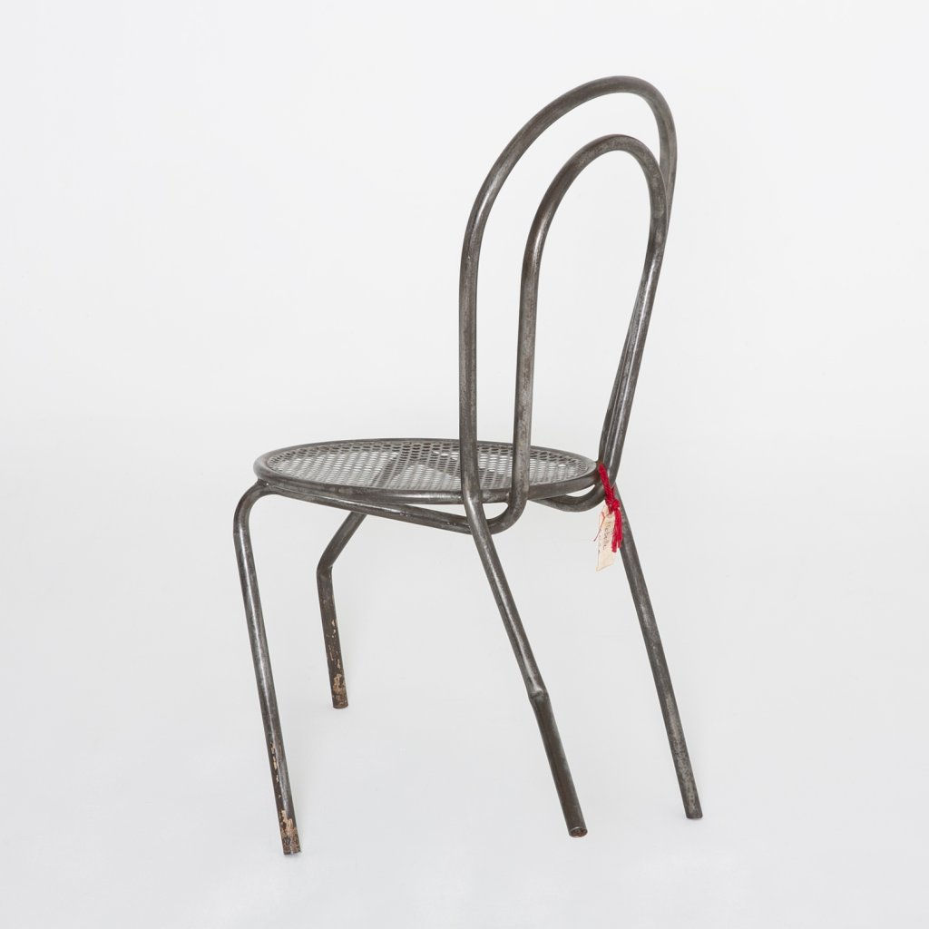Chaise rebelle