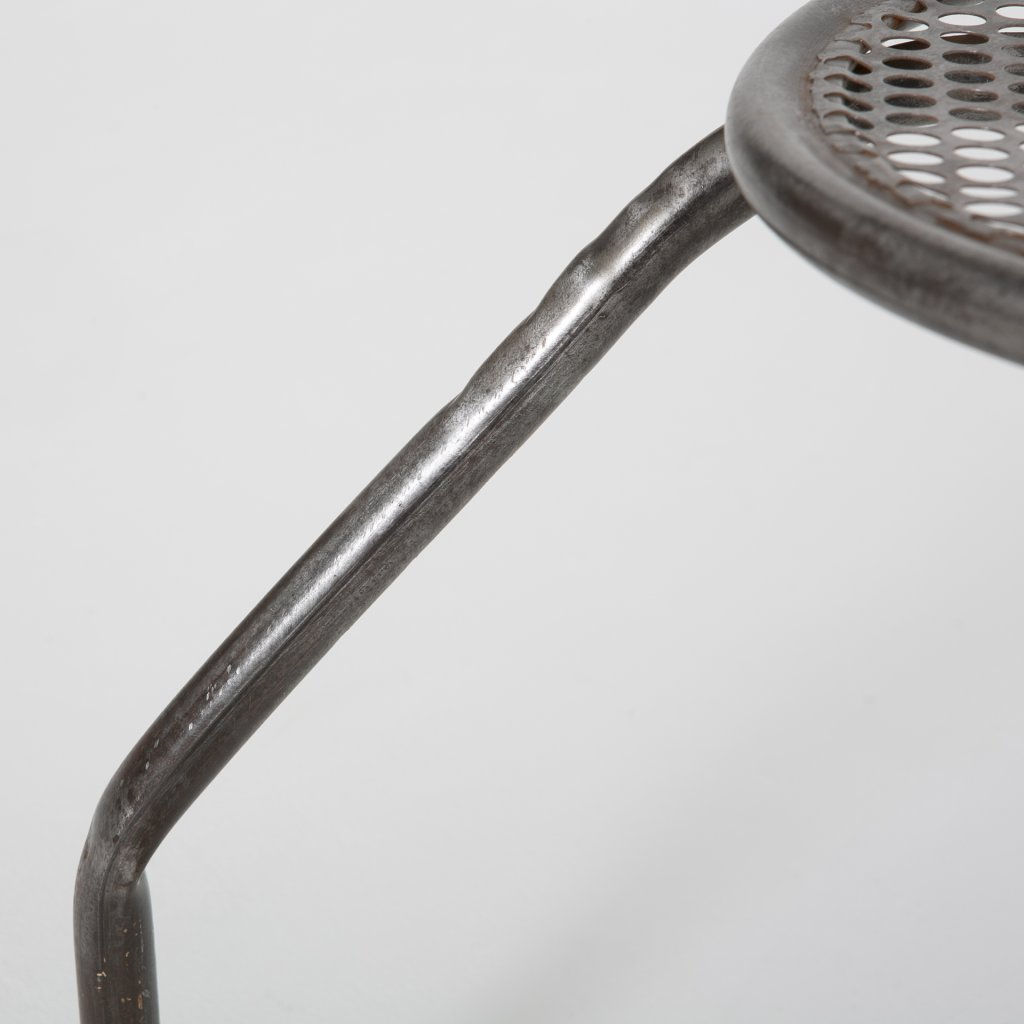 Chaise rebelle
