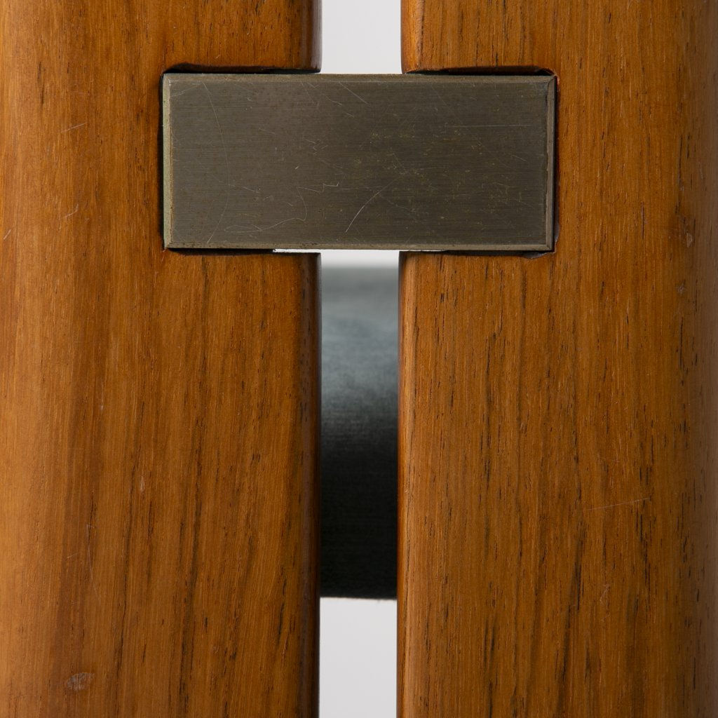 7305